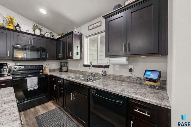 205 N Ceylon Dr Drive, Tea, SD 57064