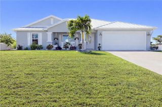 4306 NE 20th PL, Cape Coral, FL 33909