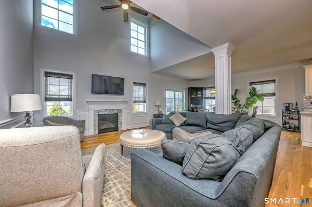 7 Luisa Court, Branford, CT 06405