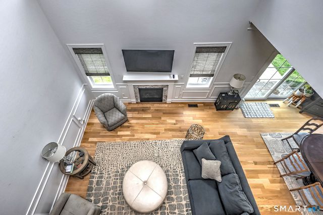 7 Luisa Court, Branford, CT 06405
