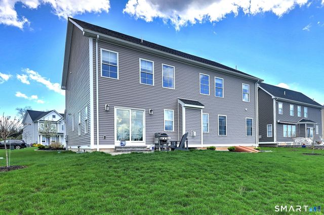 7 Luisa Court, Branford, CT 06405