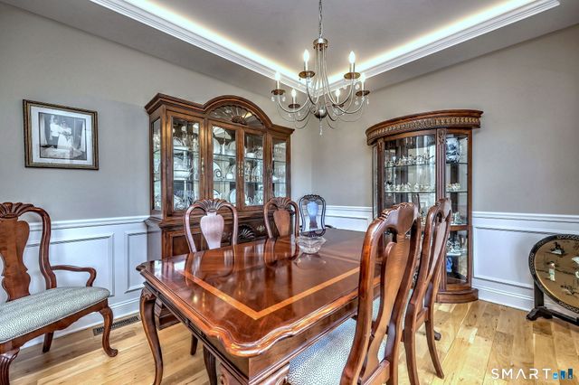7 Luisa Court, Branford, CT 06405