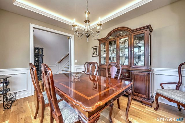 7 Luisa Court, Branford, CT 06405