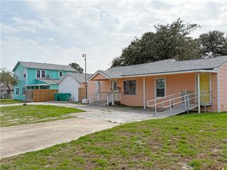 541 W Wilson Ave, Aransas Pass, TX 78336