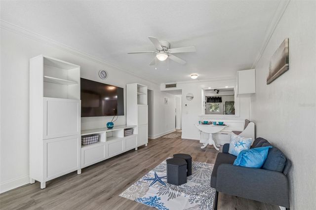 2117 LAKEWOOD CLUB DRIVE S 7-N, St Petersburg, FL 33712