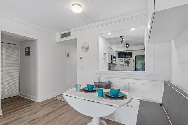 2117 LAKEWOOD CLUB DRIVE S 7-N, St Petersburg, FL 33712