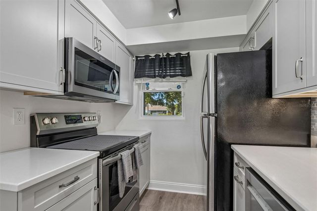 2117 LAKEWOOD CLUB DRIVE S 7-N, St Petersburg, FL 33712