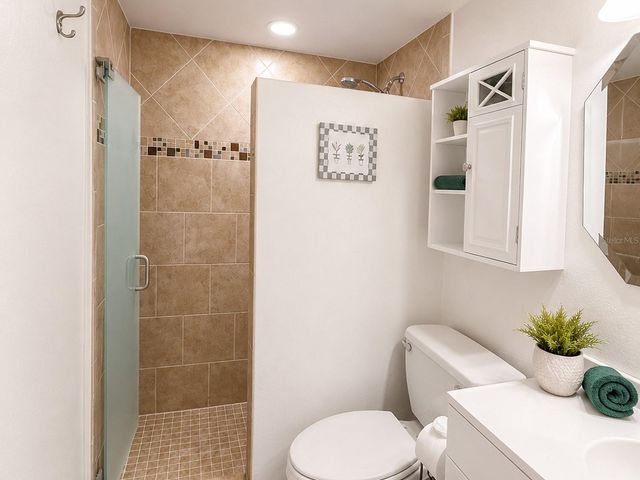 2117 LAKEWOOD CLUB DRIVE S 7-N, St Petersburg, FL 33712