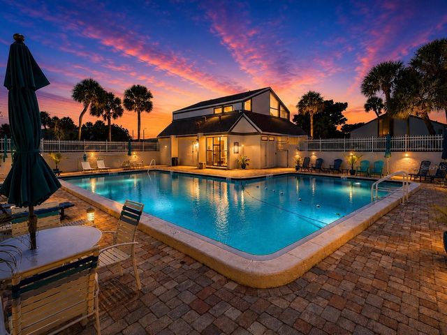 2117 LAKEWOOD CLUB DRIVE S 7-N, St Petersburg, FL 33712