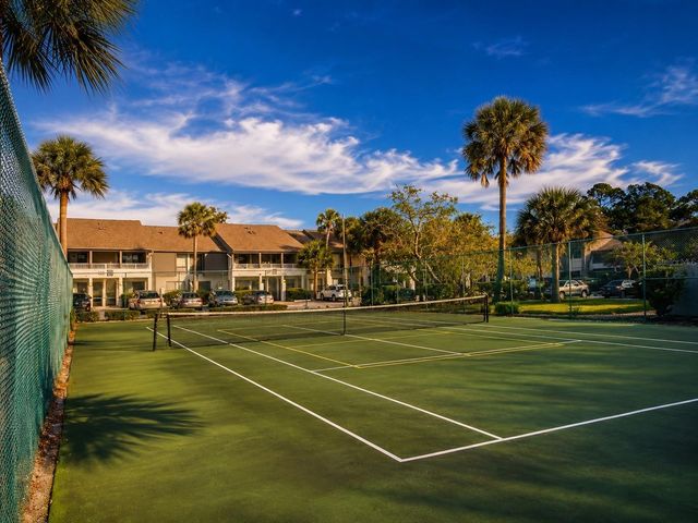 2117 LAKEWOOD CLUB DRIVE S 7-N, St Petersburg, FL 33712