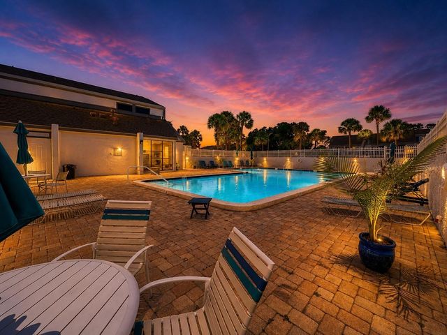 2117 LAKEWOOD CLUB DRIVE S 7-N, St Petersburg, FL 33712