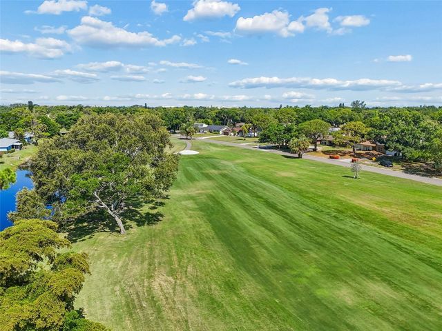 2117 LAKEWOOD CLUB DRIVE S 7-N, St Petersburg, FL 33712