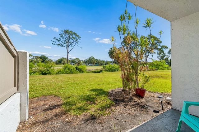 2117 LAKEWOOD CLUB DRIVE S 7-N, St Petersburg, FL 33712