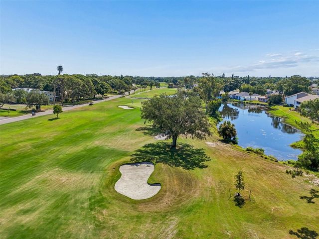 2117 LAKEWOOD CLUB DRIVE S 7-N, St Petersburg, FL 33712