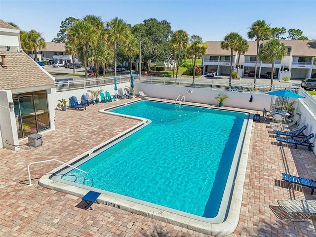 2117 LAKEWOOD CLUB DRIVE S 7-N, St Petersburg, FL 33712