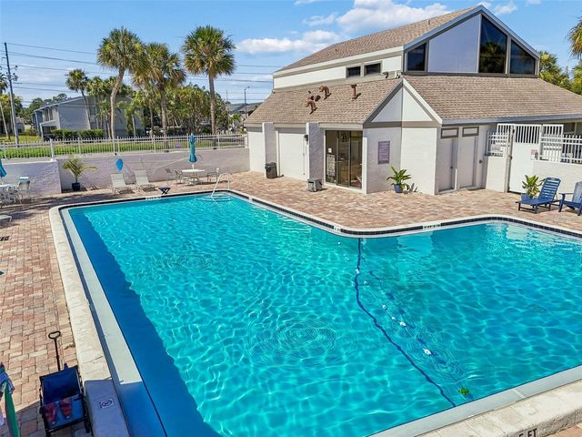 2117 LAKEWOOD CLUB DRIVE S 7-N, St Petersburg, FL 33712