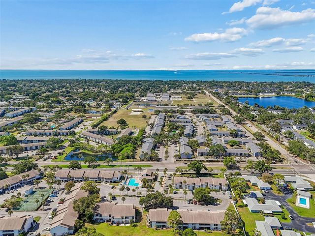 2117 LAKEWOOD CLUB DRIVE S 7-N, St Petersburg, FL 33712