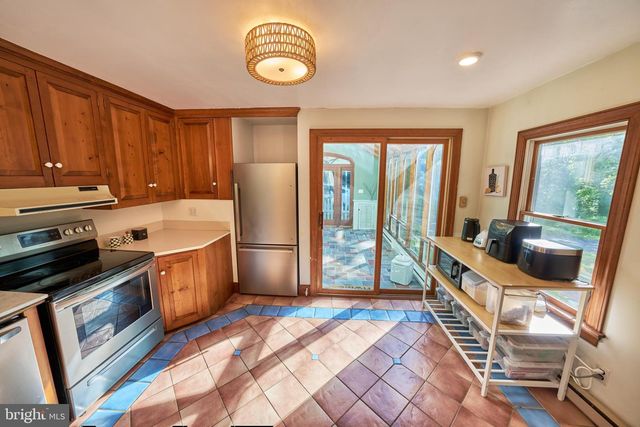 264 DURHAM RD, Ottsville, PA 18942