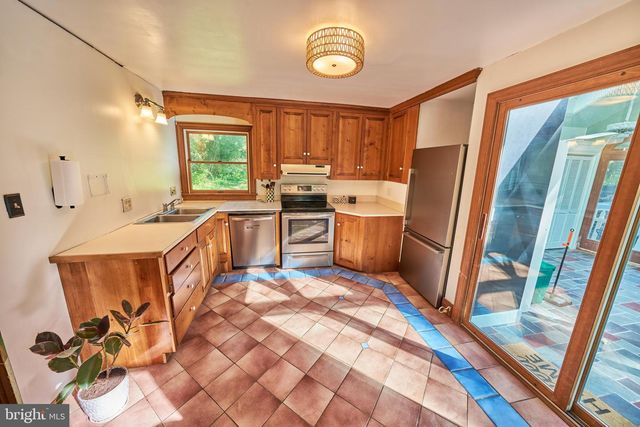 264 DURHAM RD, Ottsville, PA 18942