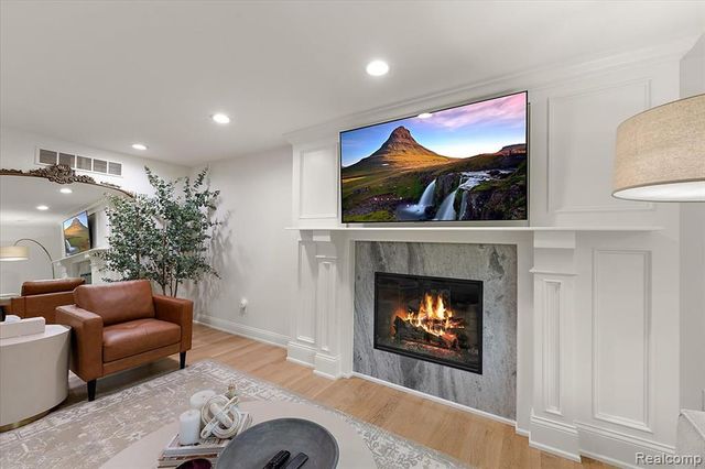 2118 Coach Way Court, Bloomfield Hills, MI 48302