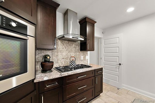 2118 Coach Way Court, Bloomfield Hills, MI 48302