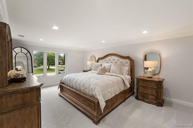 2118 Coach Way Court, Bloomfield Hills, MI 48302