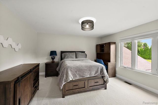 2118 Coach Way Court, Bloomfield Hills, MI 48302