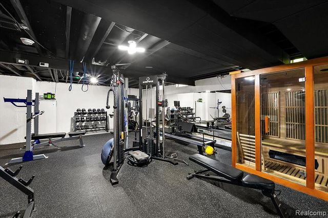 2118 Coach Way Court, Bloomfield Hills, MI 48302
