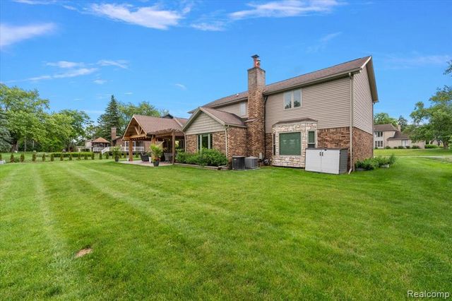 2118 Coach Way Court, Bloomfield Hills, MI 48302