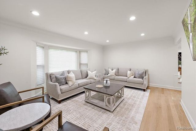 2118 Coach Way Court, Bloomfield Hills, MI 48302
