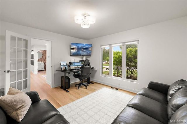 2118 Coach Way Court, Bloomfield Hills, MI 48302