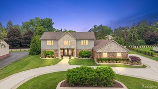 2118 Coach Way Court, Bloomfield Hills, MI 48302