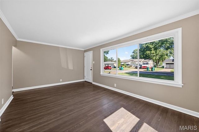 1236 Bliss Drive, St Louis, MO 63137