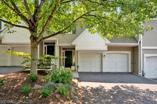 25 Rock Creek Woods Dr, Lambertville City, NJ 08530