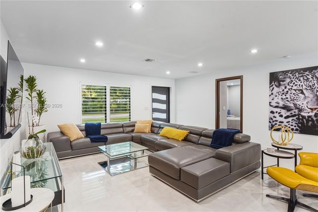 400 NW 24th Street, Wilton Manors, FL 33311