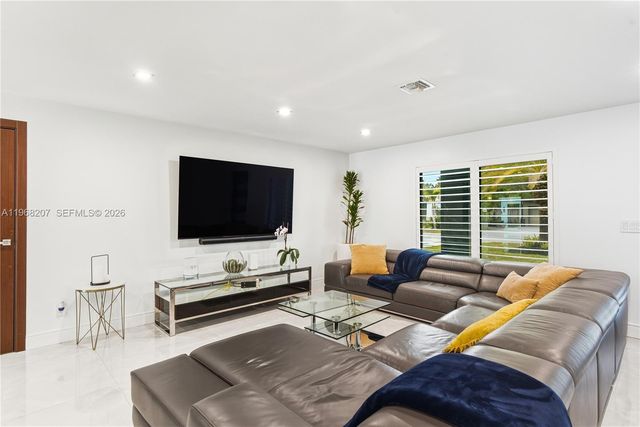 400 NW 24th Street, Wilton Manors, FL 33311