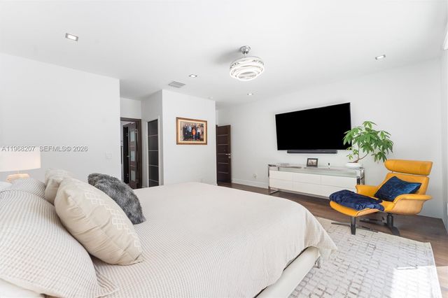 400 NW 24th Street, Wilton Manors, FL 33311