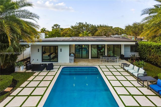 400 NW 24th Street, Wilton Manors, FL 33311
