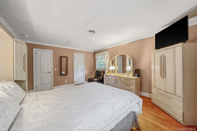 7 Carrie Court, Smithtown, NY 11787