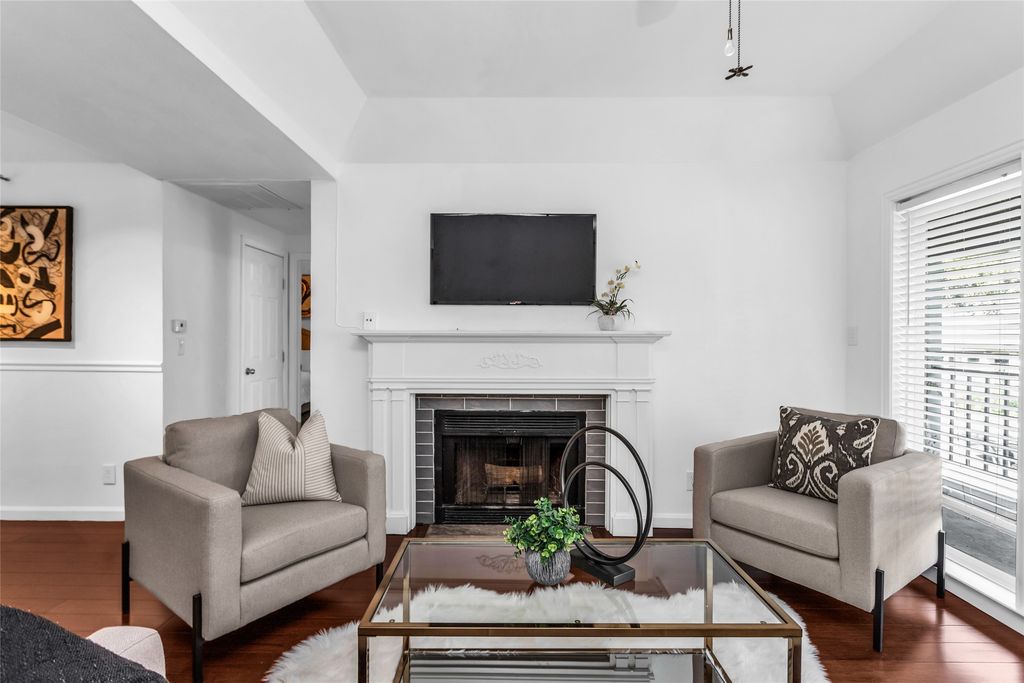 3105 San Jacinto Street 212, Dallas, TX 75204