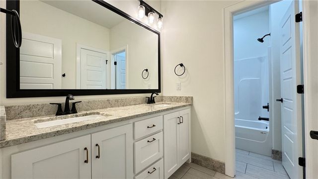 5806 W Red Maple Drive, Rogers, AR 72758