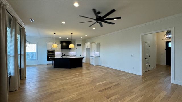 5806 W Red Maple Drive, Rogers, AR 72758