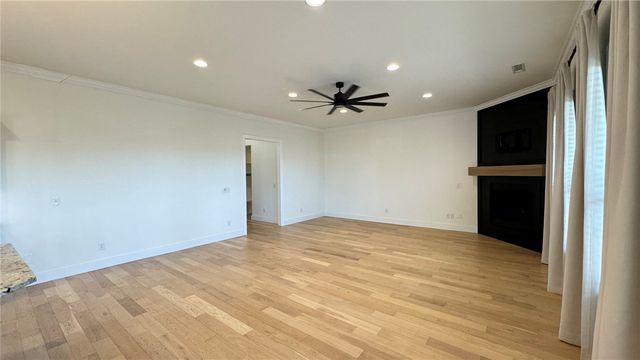 5806 W Red Maple Drive, Rogers, AR 72758