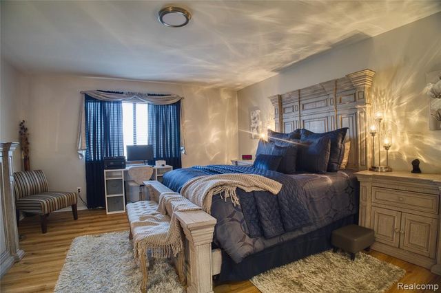 13513 Angela Drive, Warren, MI 48088