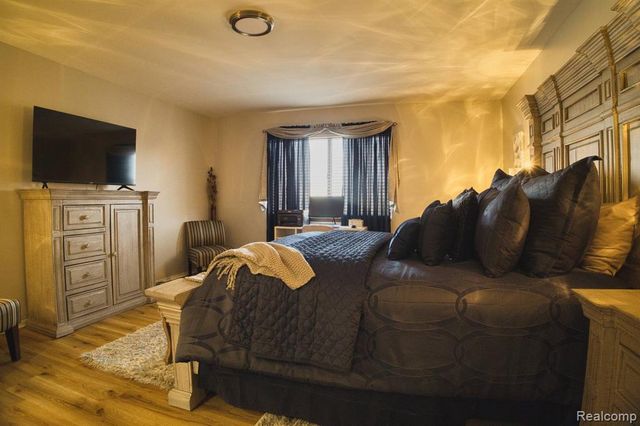 13513 Angela Drive, Warren, MI 48088