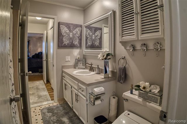 13513 Angela Drive, Warren, MI 48088