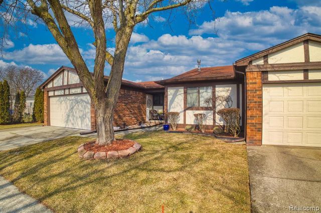 13513 Angela Drive, Warren, MI 48088