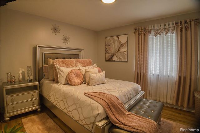 13513 Angela Drive, Warren, MI 48088