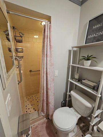 13513 Angela Drive, Warren, MI 48088