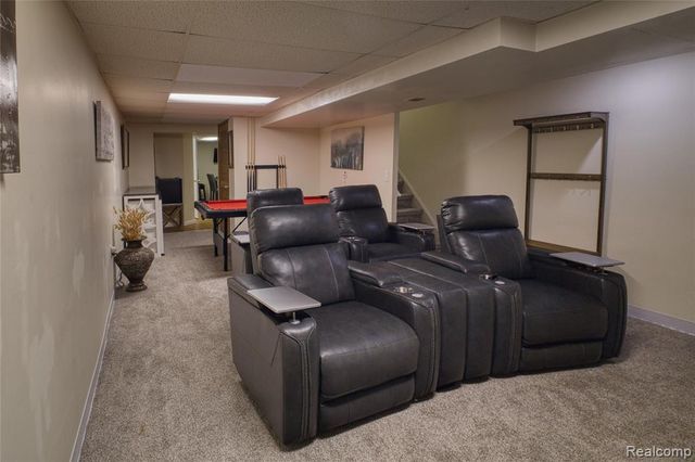 13513 Angela Drive, Warren, MI 48088